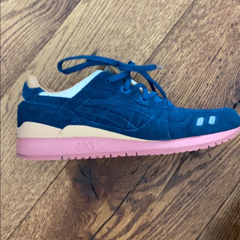 sneakers - Picture 2 of 4